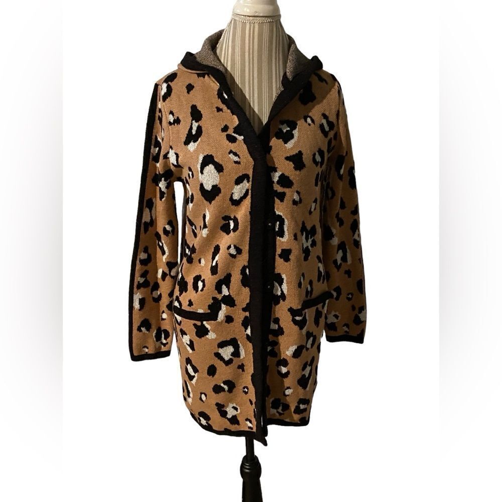 Chico’s soze 0 (small) leopard small sweater hoodie excellent condition